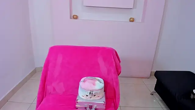 Snapshot of ScarlettWet9 chatting on December 2024 04:03:02 AM ScarlettWet9 online show from December 2024 04:03:02 AM