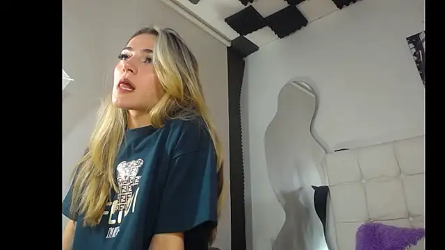 Snapshot of kaoz_36 chatting on December 2024 08:11:01 PM kaoz 36 online show from December 2024 08:11:01 PM