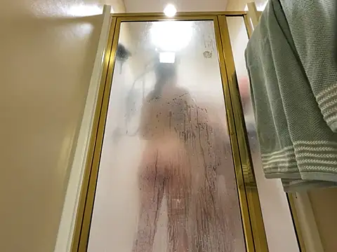 Maxinebabyyy online show from December 2024 06:20:02 PM