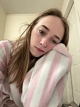 Maxinebabyyy online show from March 2025 01:20:01 PM