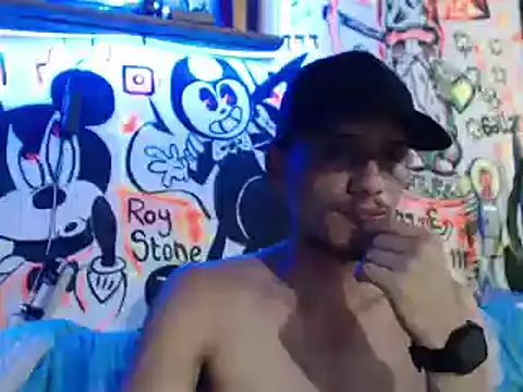 roystonee01 online show from September 2025 01:18:01 AM