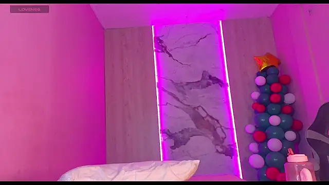 Charlotte Love10 online show from December 2025 05:24:02 AM