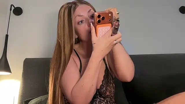 Leylah Linda online show from February 2026 08:23:02 PM