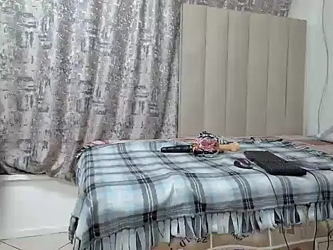 Snapshot of Pearl_00 chatting on January 2025 06:05:02 PM Pearl 00 online show from January 2025 06:05:02 PM