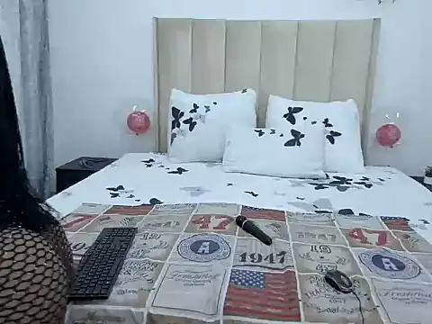 Snapshot of Pearl_00 chatting on February 2025 06:30:02 AM Pearl 00 online show from February 2025 06:30:02 AM