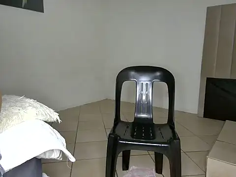 Snapshot of Pearl_00 chatting on March 2025 12:31:01 AM Pearl 00 online show from March 2025 12:31:01 AM