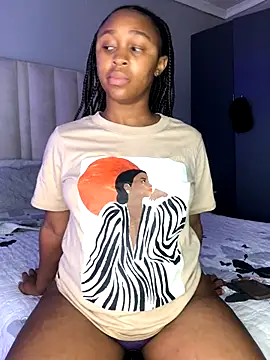 Snapshot of Pearl_00 chatting on October 2025 08:26:02 AM Pearl 00 online show from October 2025 08:26:02 AM