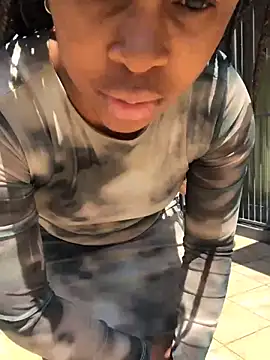 Snapshot of Pearl_00 chatting on October 2025 11:11:01 AM Pearl 00 online show from October 2025 11:11:01 AM