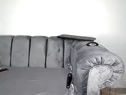 Snapshot of Pearl_00 chatting on November 2025 09:59:02 PM Pearl 00 online show from November 2025 09:59:02 PM