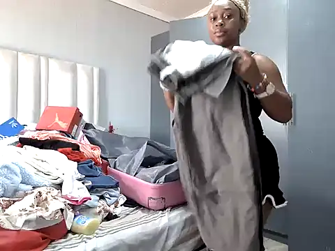 Pearl 00 online show from April 2026 12:57:01 PM