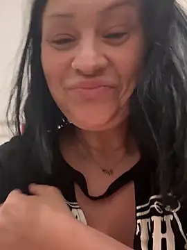 AlyssiaAmoreXO online show from November 2025 02:07:02 PM