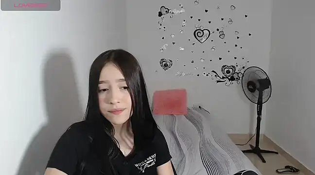 Snapshot of baby_violetta chatting on December 2024 08:44:01 PM baby violetta online show from December 2024 08:44:01 PM