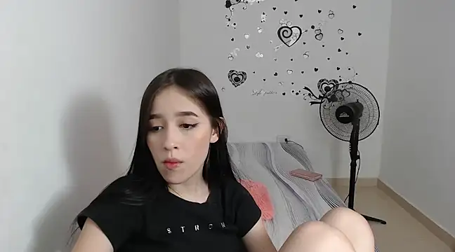 Snapshot of baby_violetta chatting on December 2024 11:29:01 PM baby violetta online show from December 2024 11:29:01 PM