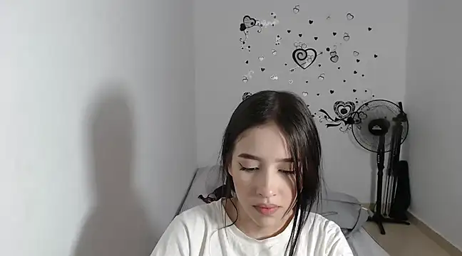 Snapshot of baby_violetta chatting on January 2025 02:12:02 AM baby violetta online show from January 2025 02:12:02 AM