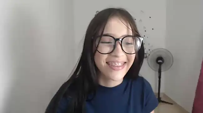 Snapshot of baby_violetta chatting on February 2025 08:42:01 PM baby violetta online show from February 2025 08:42:01 PM