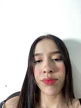 Snapshot of baby_violetta chatting on November 2025 04:45:02 AM baby violetta online show from November 2025 04:45:02 AM