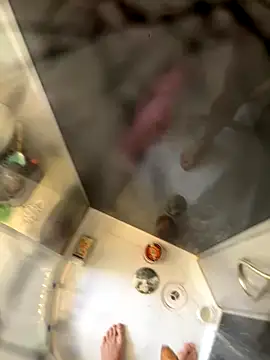 lescro95  online show from October 2025 12:58:01 PM