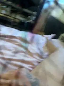 lescro95  online show from October 2025 04:29:01 PM