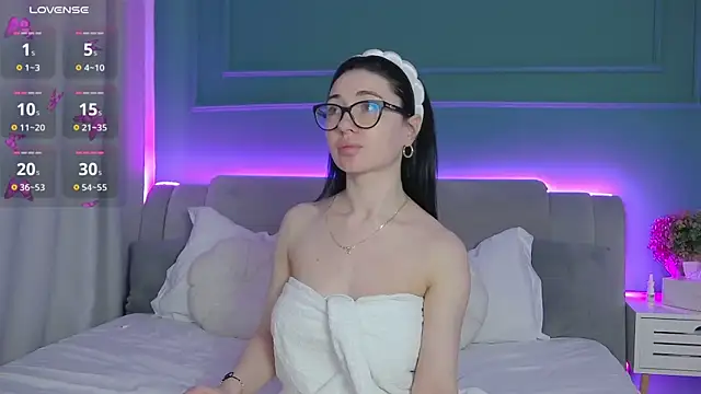 Snapshot of AllisonSky chatting on March 2026 10:49:02 AM AllisonSky online show from March 2026 10:49:02 AM