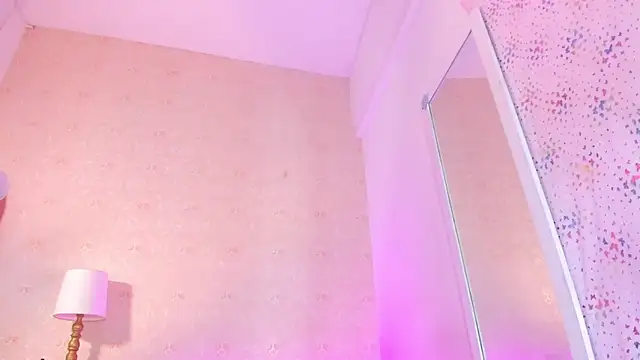 AMAIAA LOVE online show from October 2025 12:29:01 PM