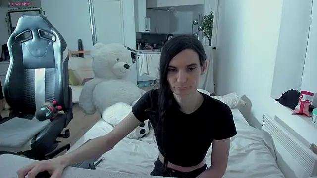 CeriseLapine online show from March 2025 08:00:01 PM