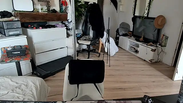 CeriseLapine online show from November 2025 01:44:01 PM