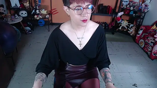 Snapshot of MissMiia2 chatting on July 2026 01:20:02 PM MissMiia2 online show from July 2026 01:20:02 PM