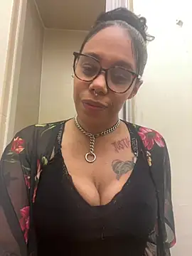 Princess Desirae online show from April 2026 04:50:02 AM