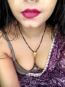 Snapshot of Diamond_queeen chatting on January 2025 11:03:01 PM Diamond queeen online show from January 2025 11:03:01 PM