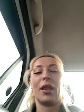 Diamond Bunny  online show from March 2026 02:54:01 PM