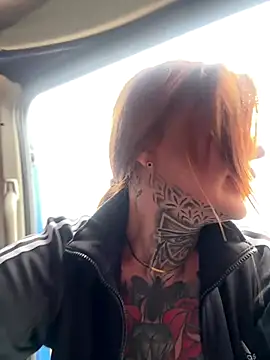 krysstal003 online show from December 2025 09:51:01 AM