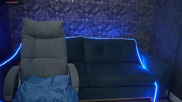 ElysLunar online show from December 2024 04:49:01 PM