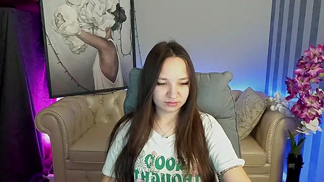 ElysLunar online show from December 2024 06:21:01 AM