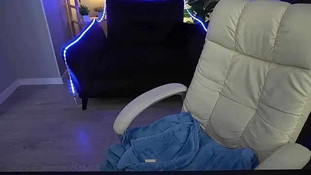 ElysLunar online show from February 2025 11:37:02 PM