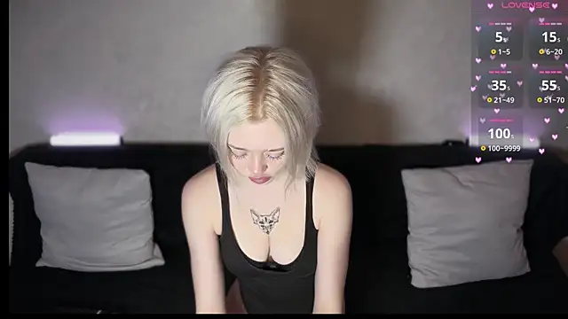 Snapshot of SusieEvans chatting on October 2025 05:14:02 PM SusieEvans online show from October 2025 05:14:02 PM