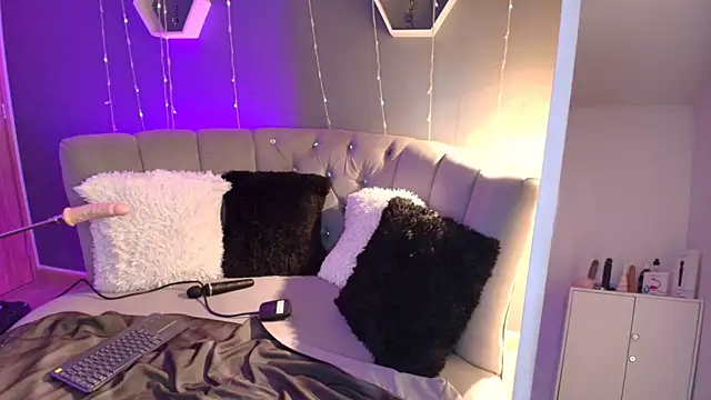 Tiffany sander online show from January 2025 10:43:01 PM