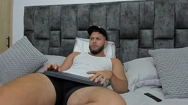 BastianFerrari online show from December 2024 10:40:02 PM