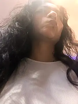 Lila Desiree online show from December 2025 03:52:02 PM