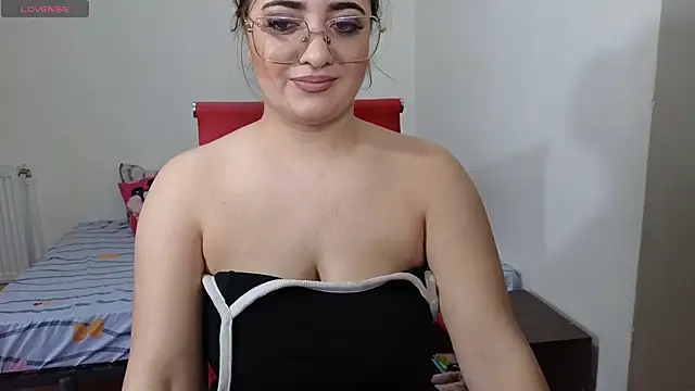 Snapshot of Boom_Lora chatting on February 2025 08:33:02 AM Boom Lora online show from February 2025 08:33:02 AM