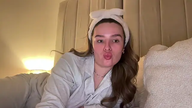 maisiesmithx online show from April 2026 12:52:02 AM