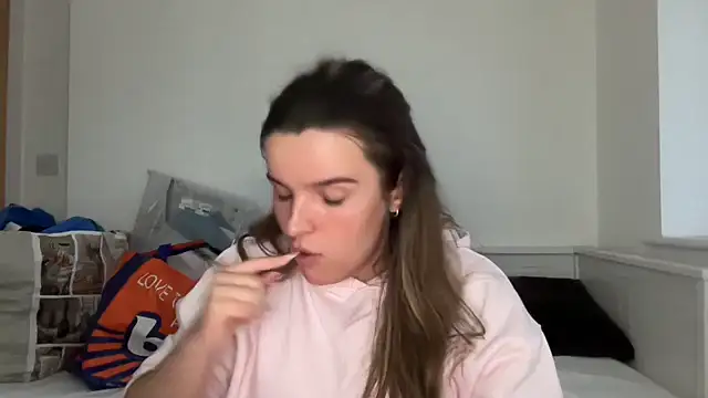 maisiesmithx online show from April 2026 07:08:01 PM