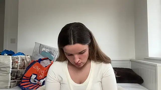 maisiesmithx online show from April 2026 01:38:02 PM