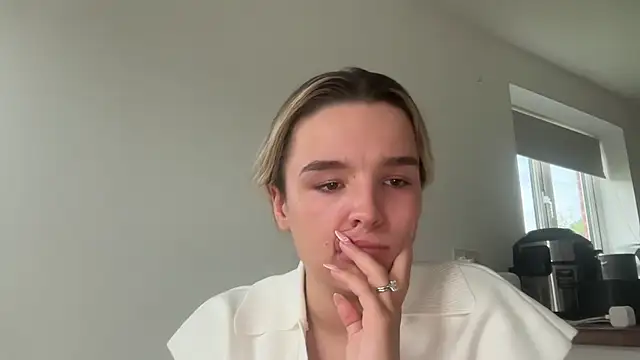 maisiesmithx online show from June 2026 05:32:01 PM