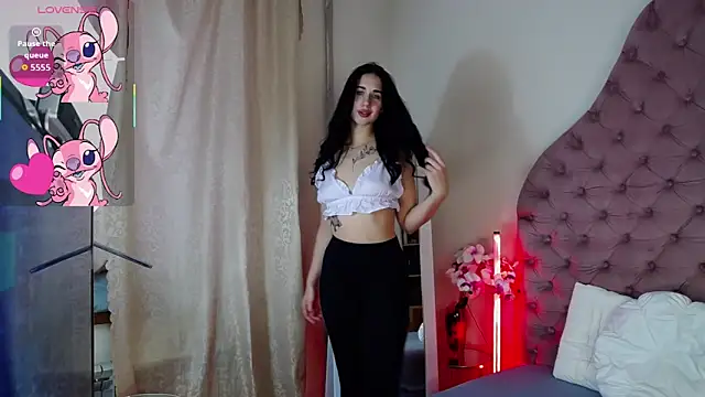 Erikka   online show from October 2025 01:11:02 PM