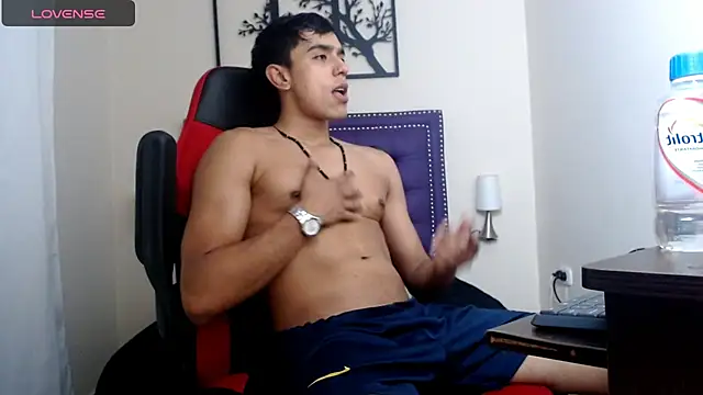 Snapshot of karlgiles_ chatting on December 2024 06:37:02 PM karlgiles online show from December 2024 06:37:02 PM