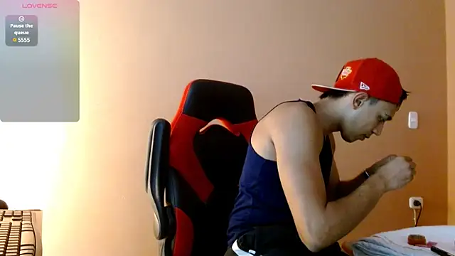 Snapshot of karlgiles_ chatting on January 2025 07:00:02 PM karlgiles online show from January 2025 07:00:02 PM