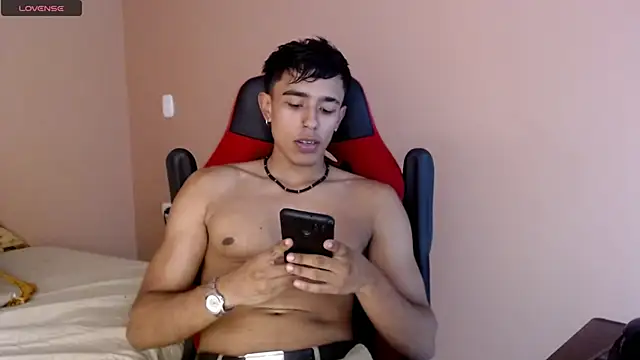 Snapshot of karlgiles_ chatting on February 2025 06:13:01 PM karlgiles online show from February 2025 06:13:01 PM