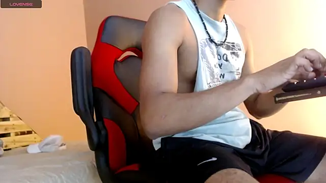 Snapshot of karlgiles_ chatting on February 2025 06:45:01 PM karlgiles online show from February 2025 06:45:01 PM