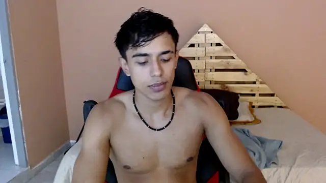 Snapshot of karlgiles_ chatting on February 2025 06:41:01 PM karlgiles online show from February 2025 06:41:01 PM