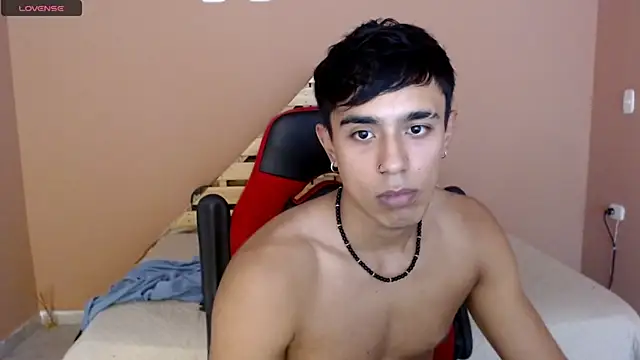 Snapshot of karlgiles_ chatting on March 2025 07:06:02 PM karlgiles online show from March 2025 07:06:02 PM